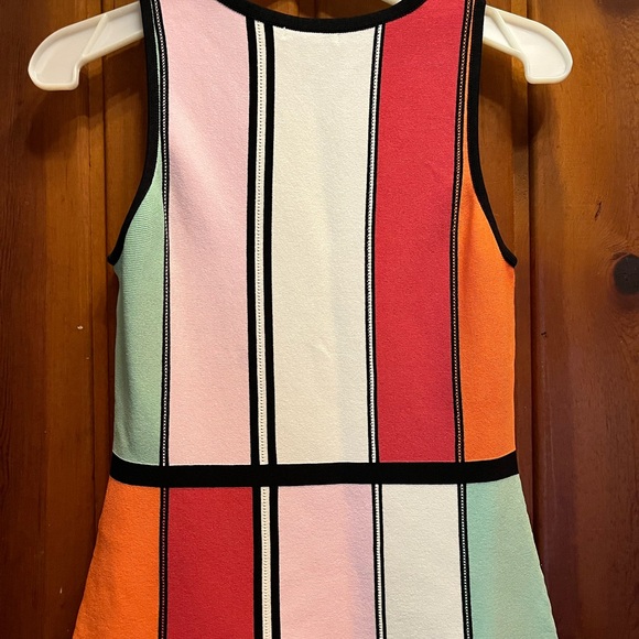 bar III sleeveless knit shirt, size small, multicolor pattern - Picture 2 of 2